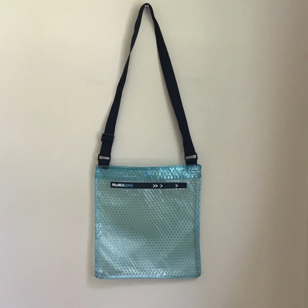 MoMA Museum of Modern Art Queens Clear Bubble Crossbody Bag - Picture 3 of 9
